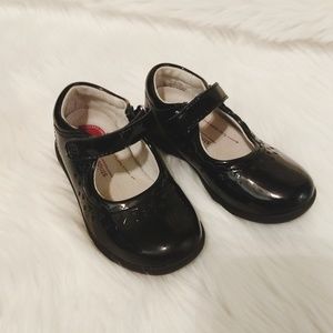 Stride Rite Girls size 9.5 Wide Black Dress Shoes